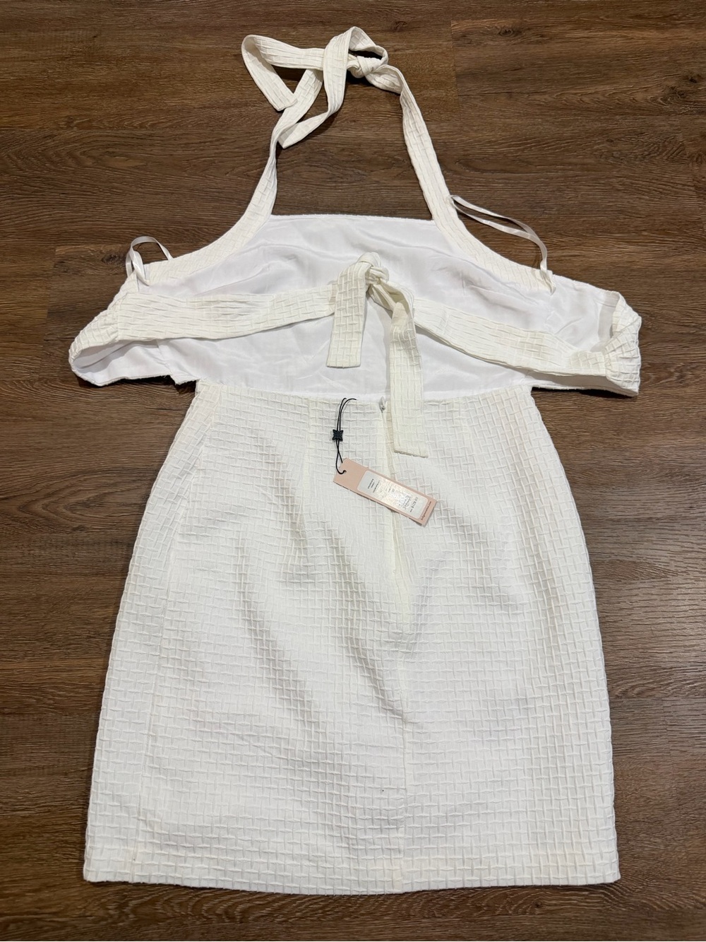 BCBGeneration Women’s Textured Halter Tie Back Dress, Optic White, Size 8, NWT - Picture 7 of 12
